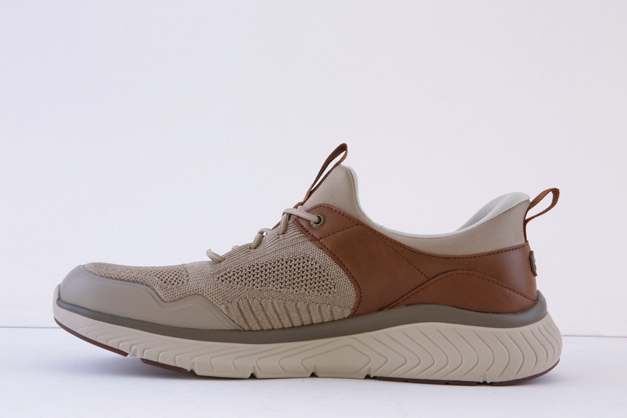 Skechers 205340 Slip Ins Relaxed Fit : Arch Crosse Taupe/Brown - Image 2