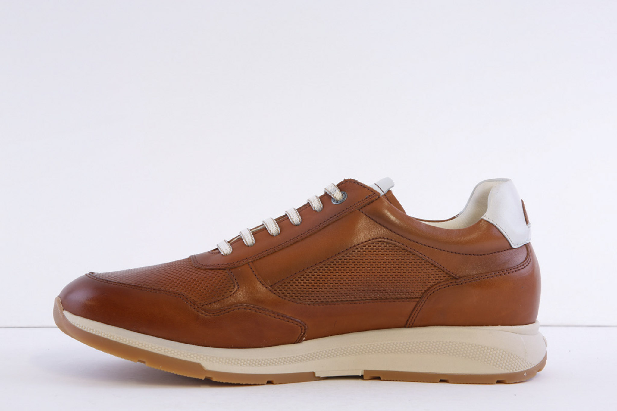 Fluchos F2405 Tan Leather Smart Casual Laced Trainer - Image 2